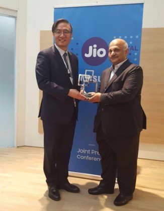 Samsung and Jio at MWC 2017